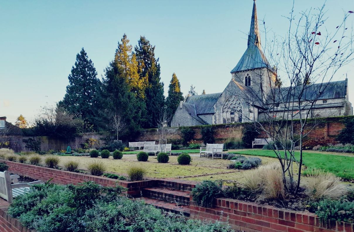 Crinkle Crankle Garden on the Wheathampstead Heritage Trail