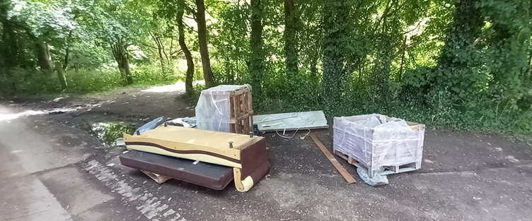 Fly-tip in Park Street